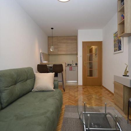 Studio Apartment Art Zone 포드고리차 외부 사진