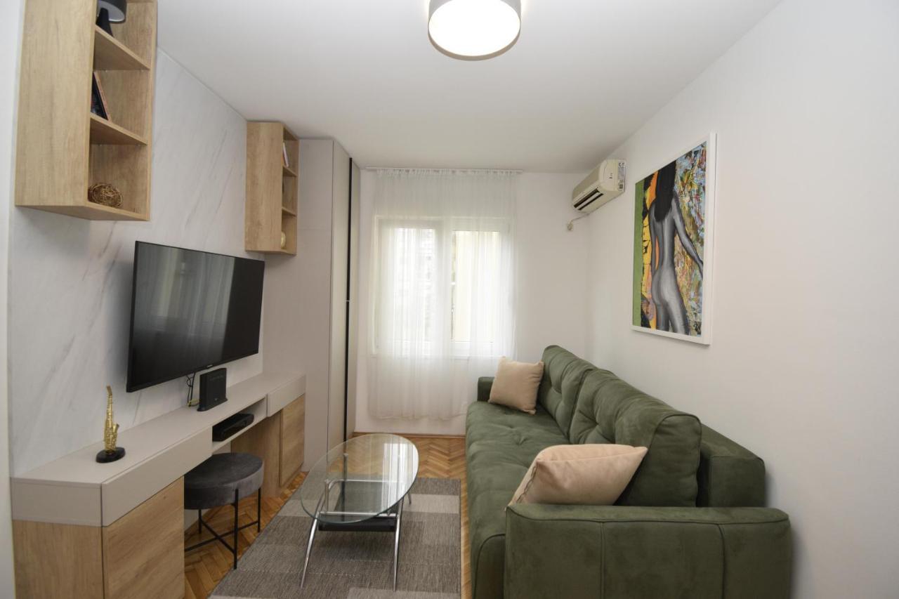 Studio Apartment Art Zone 포드고리차 외부 사진